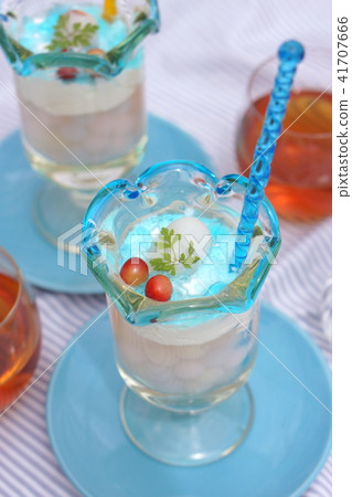 Lychee and tapioca jelly 41707666