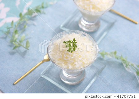 Milk of milk sorbet 41707751