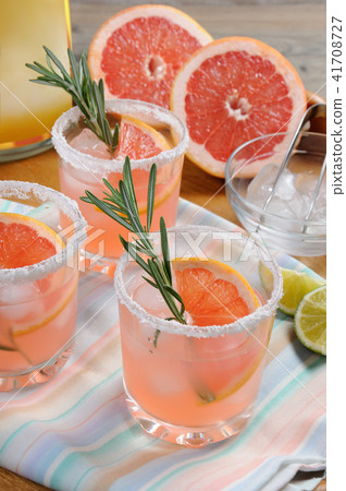 cocktail sparkling pink Paloma cocktail sparkling pink Paloma 41708727