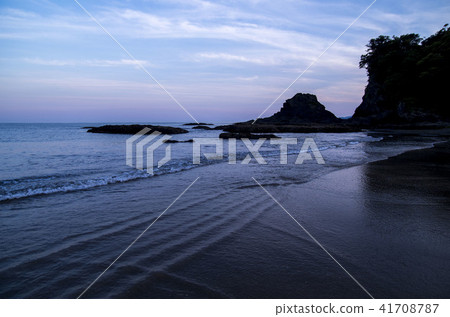 Coast at sunset Coast at sunset 41708787