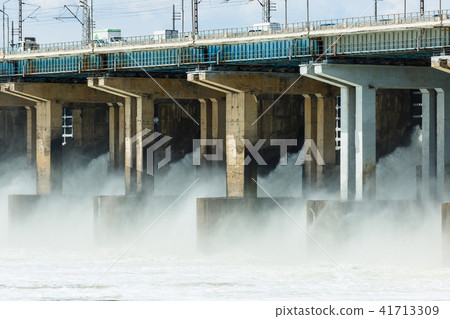 Hydroelectric power station. Water dumping. Volgograd, Volga river, Russia 41713309