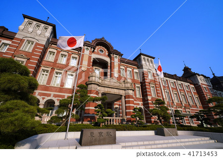 日本的東京城市風景從夕陽落下的東京車站 日本的東京城市風景從夕陽落下的東京車站 41713453