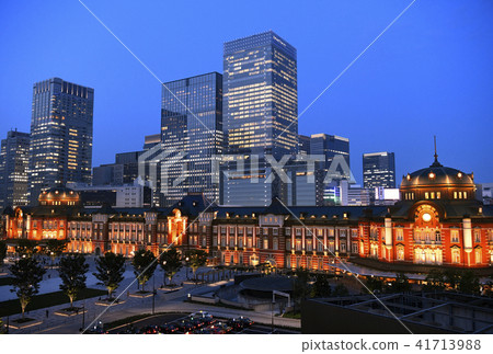 東京的城市景觀東京站東京丸之內站前更新 41713988