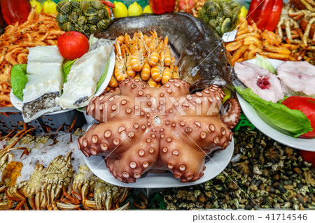 Octopus and seafood 41714546