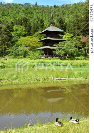 Akutsu Hachiman Shrine triple tower 41725478