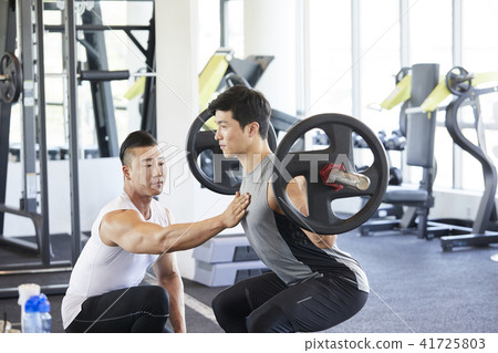 gym, exercise, trainer, young man 41725803