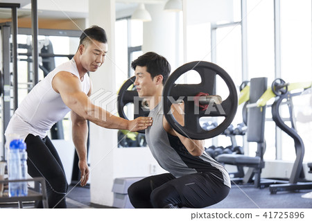 gym, exercise, trainer, young man 41725896