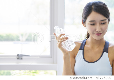 gym, young woman 41726000