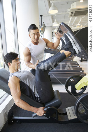 健身房，鍛煉，教練，年輕人 41726283