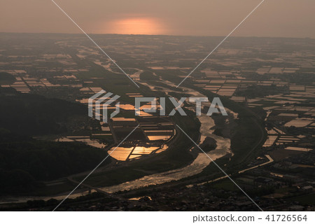 Tetori河的晚上風景 41726564