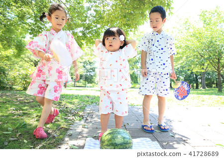 孩子們享受西瓜分裂 41728689