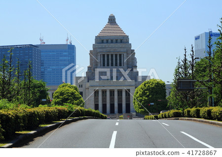 議會大廈的前面 議會大廈的前面 41728867