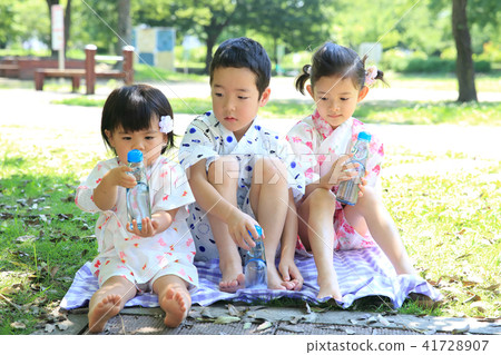 Child drinking ramune Child drinking ramune 41728907