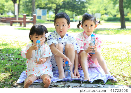 Child drinking ramune Child drinking ramune 41728908