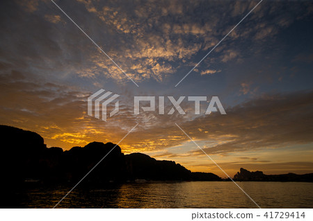 Phi Phi Island the famous landmark seascape Phi Phi Island the famous landmark seascape 41729414