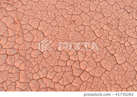 cracked clay ground  41730262