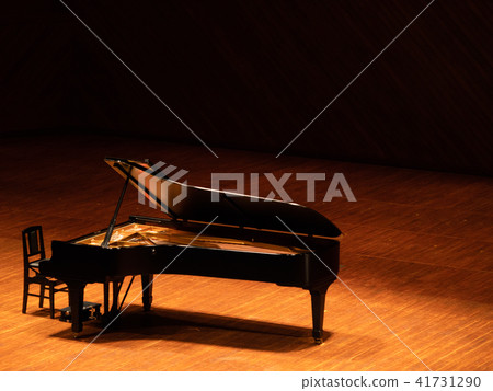 鋼琴舞台 41731290