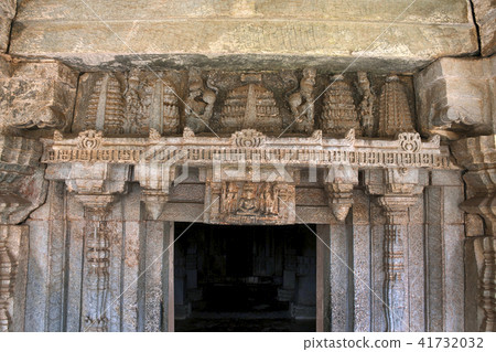 Mukhapatti, entrance door, Adinatha Basadi, Basadi 41732032