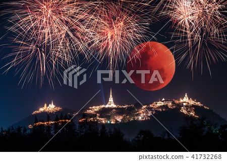 The annual festival fireworks celebration The annual festival fireworks celebration 41732268