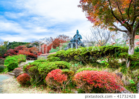 Kamakura Genji-sama park autumn leaves 41732428