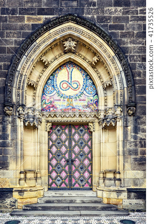 Entrance doors to Basilica of St. Peter 41735526