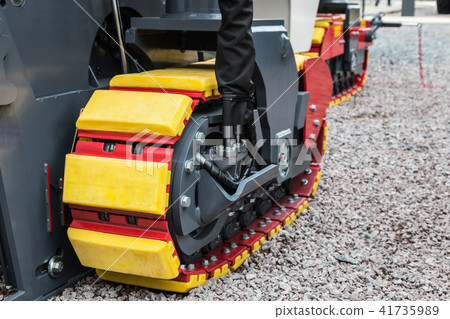 Equipment for road and construction works tractor  41735989