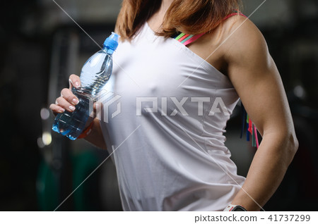 strong sexy athletic young girl working out in gym - Stock Photo [41737299]  - PIXTA