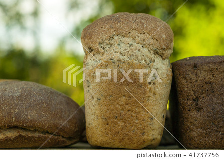 rustic bread 41737756