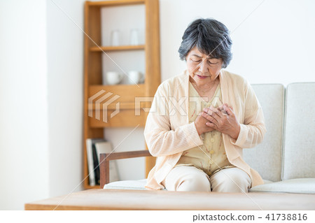 Senior women Senior women 41738816