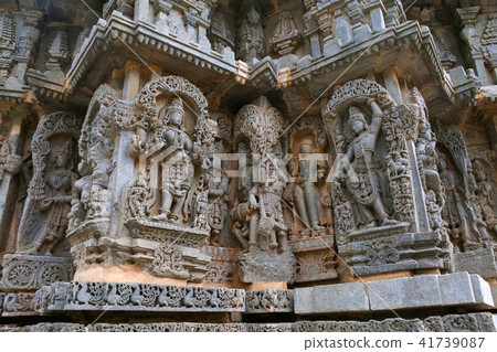 Ornate wall panel reliefs, Kedareshwara temple 41739087