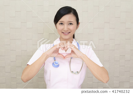 Smiling nurse Smiling nurse 41740232