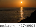A lot of people are looking at the sunset when I camped at Shirasaki Ocean Park in Wakayama. 41740903