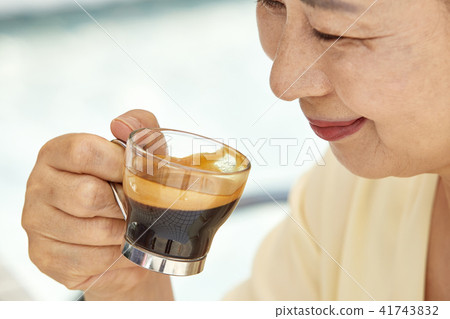 Senior Cafe Dating 41743832