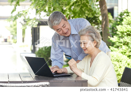 Elderly shopping plan Senior online shopping 41743841