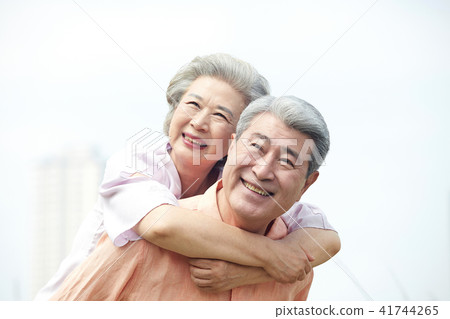 Senior date old couple leisurely retirement life Senior date old couple leisurely retirement life 41744265