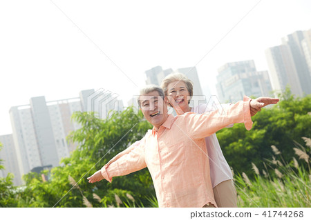 Senior date old couple leisurely retirement life 41744268