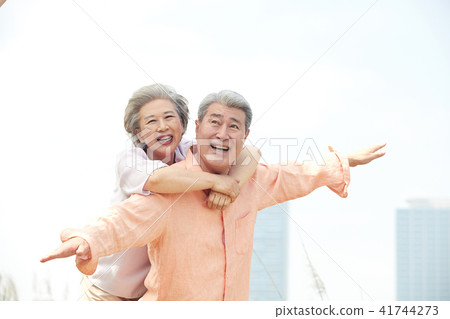 Senior date old couple leisurely retirement life 41744273