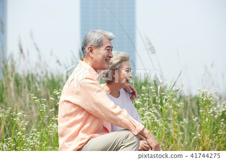 Senior date old couple leisurely retirement life Senior date old couple leisurely retirement life 41744275