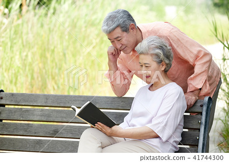 Senior date old couple leisurely retirement life 41744300