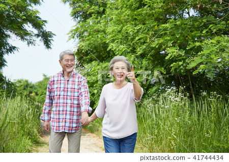 A happy retirement A relaxed retirement life Senior dating A walk of old age A happy retirement A relaxed retirement life Senior dating A walk of old age 41744434