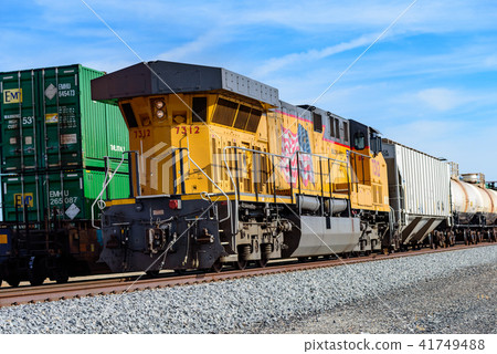 穿越美洲聯盟太平洋的長途貨運列車 穿越美洲聯盟太平洋的長途貨運列車 41749488