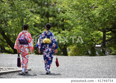 Walking around Kyoto Walking around Kyoto 41749754