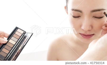 Eye Make Young lady beauty image Professional service Eye Make Young lady beauty image Professional service 41750314