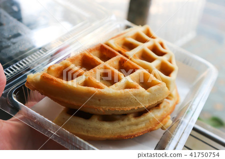 waffle in the box 41750754