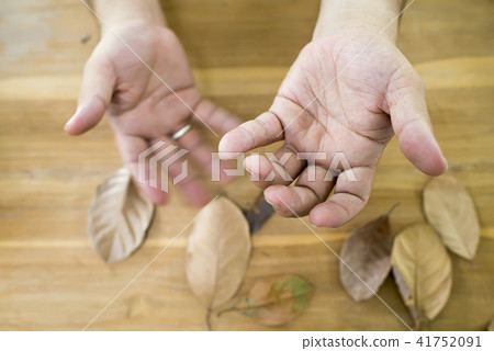Tremor from Parkinson's disease 41752091