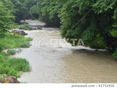 Heavy rain & muddy stream 41752956