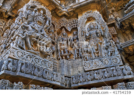 Ornate wall panel, Kedareshwara temple, Halebidu Ornate wall panel, Kedareshwara temple, Halebidu 41754159