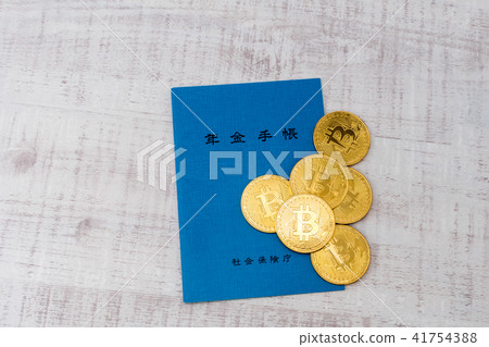 虛擬貨幣的圖像·位硬幣和退休金筆記本 41754388