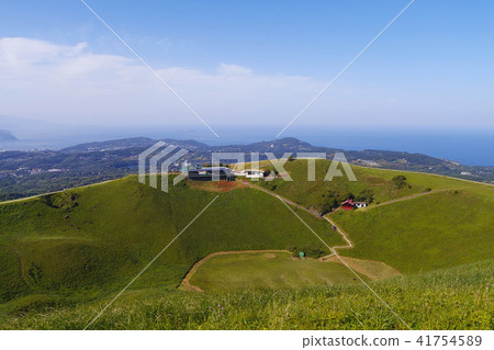 【Shizuoka Prefecture · Tourist Attraction】 Summer of Mt. Omuroyama in early summer 【Shizuoka Prefecture · Tourist Attraction】 Summer of Mt. Omuroyama in early summer 41754589