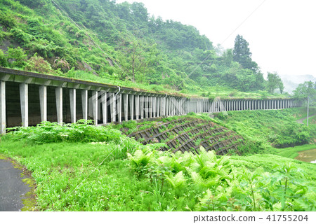 岩石防墜落雪庇護所 41755204